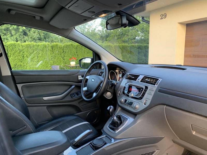 ox_ford-kuga-20tdci-163koni-rok-2011-bezwypadkowy