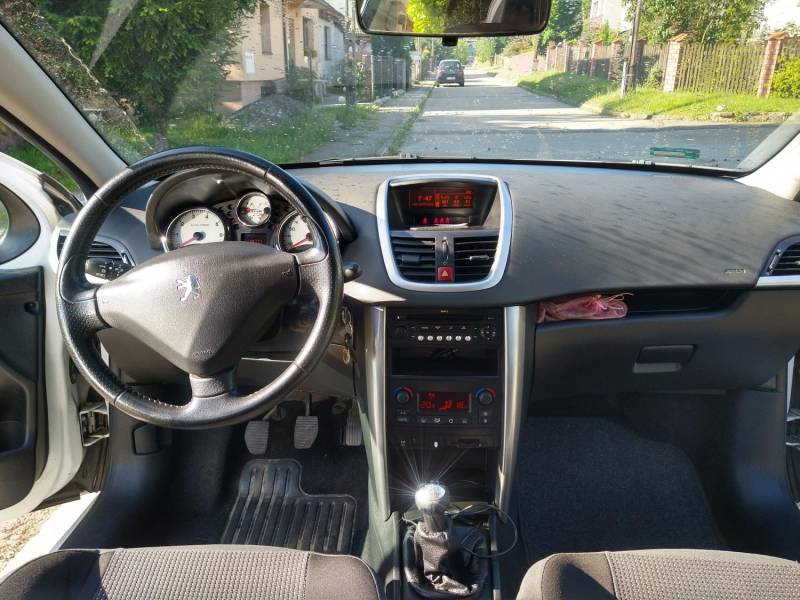 ox_peugeot-207sw-14vti