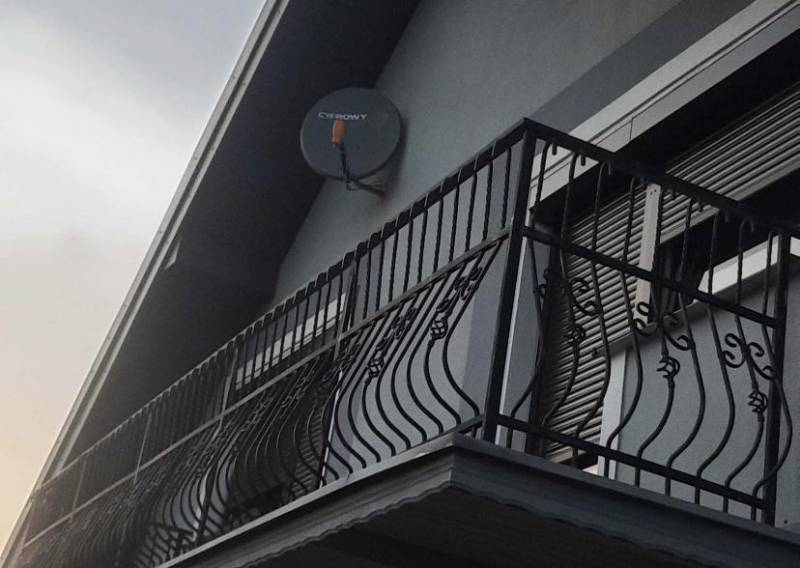 ox_kuta-cynkowania-malowana-proszkowo-patynowana-balustrada-balkonowa