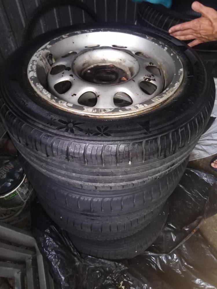 ox_opony-letnie-18560-r14-z-felgami-4x100-vw-golf-seat-skoda