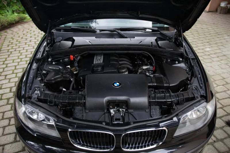 ox_bmw-116i-16-benz-climatronic-5-drzwi