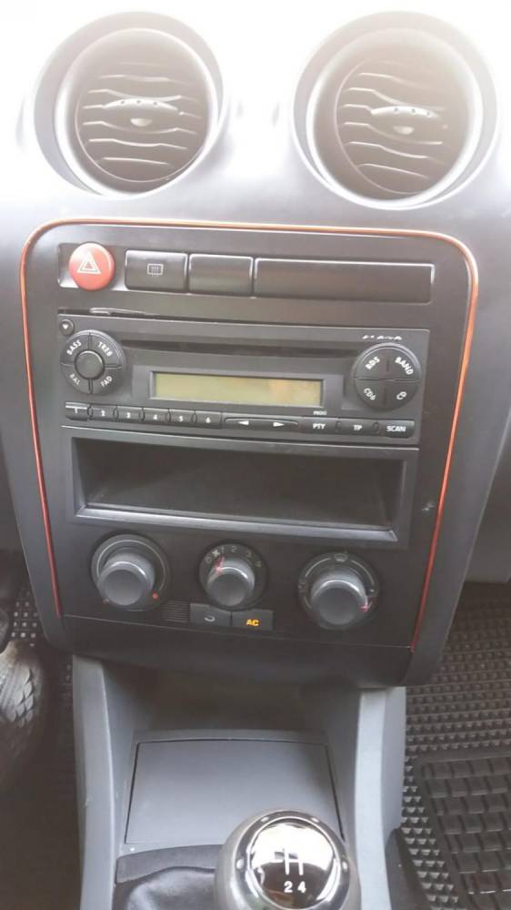 ox_sprzedam-seat-ibiza-iii-14-tdi