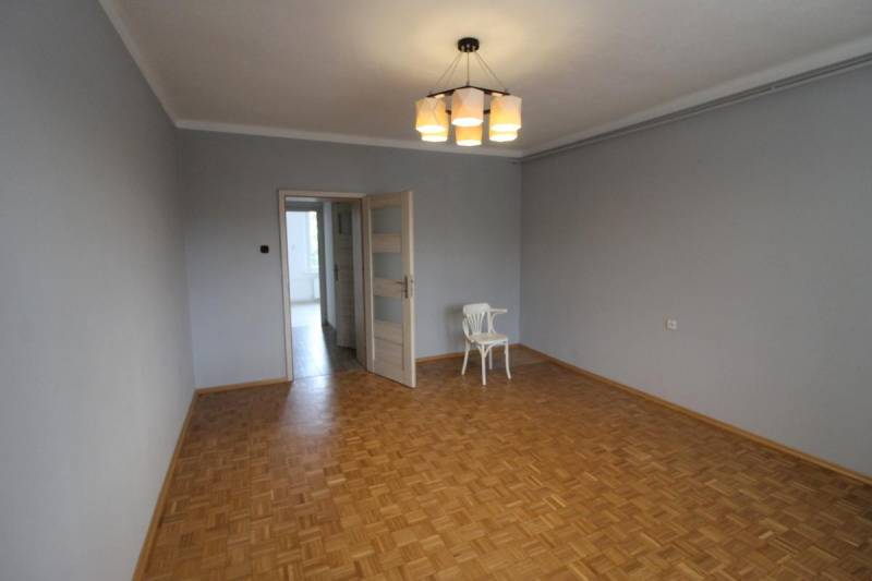 ox_mieszkanie-w-centrum-cieszyna-3-pokoje-z-balkonem-blok-best