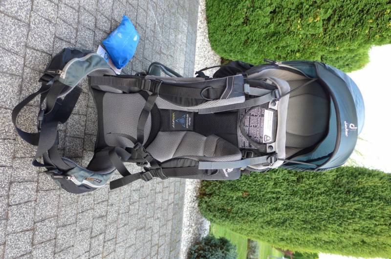 ox_nosidelko-turystyczne-deuter-kid-comfort-iii