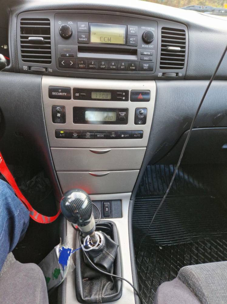 ox_sprzedam-toyota-corolla-19-z-2002-r-305-tys-km