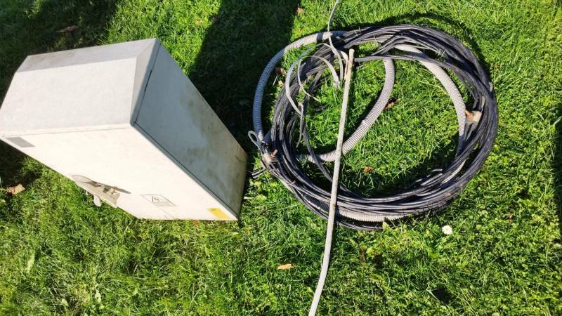 ox_skrzynka-elektryczna-prowizorka