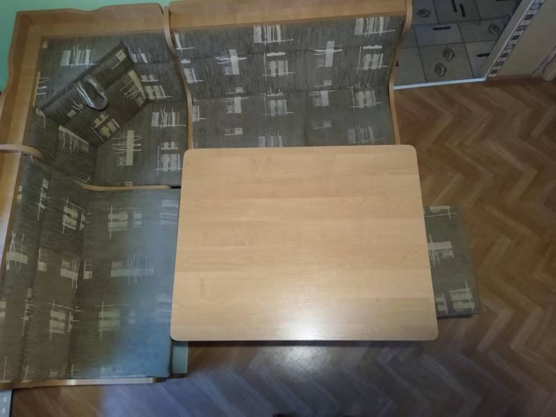 ox_rogowke-ze-stolem-i-2-krzeslami-sprzedam