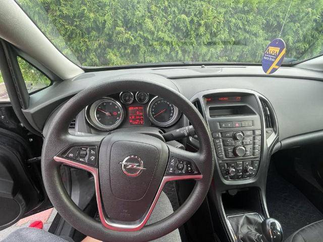 ox_opel-astra-16-cdti-2015-przebieg-138000-krajowy-doinwestowany