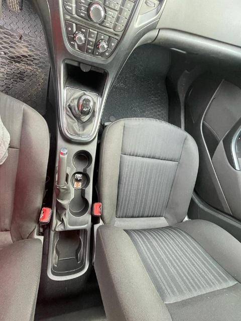 ox_opel-astra-16-cdti-2015-przebieg-138000-krajowy-doinwestowany