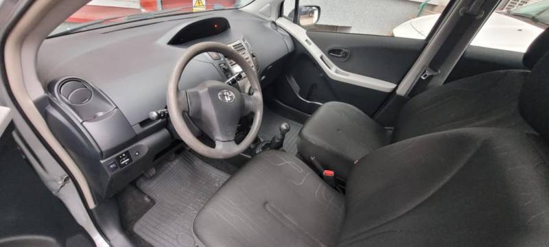ox_toyota-yaris-10-benzyna