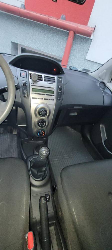 ox_toyota-yaris-10-benzyna