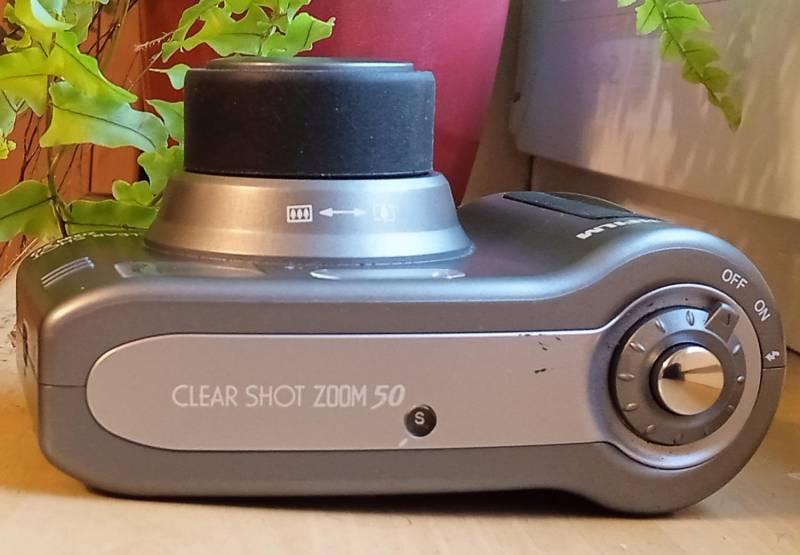 ox_aparat-fotograficzny-fujifilm-clear-shot-zoom-50
