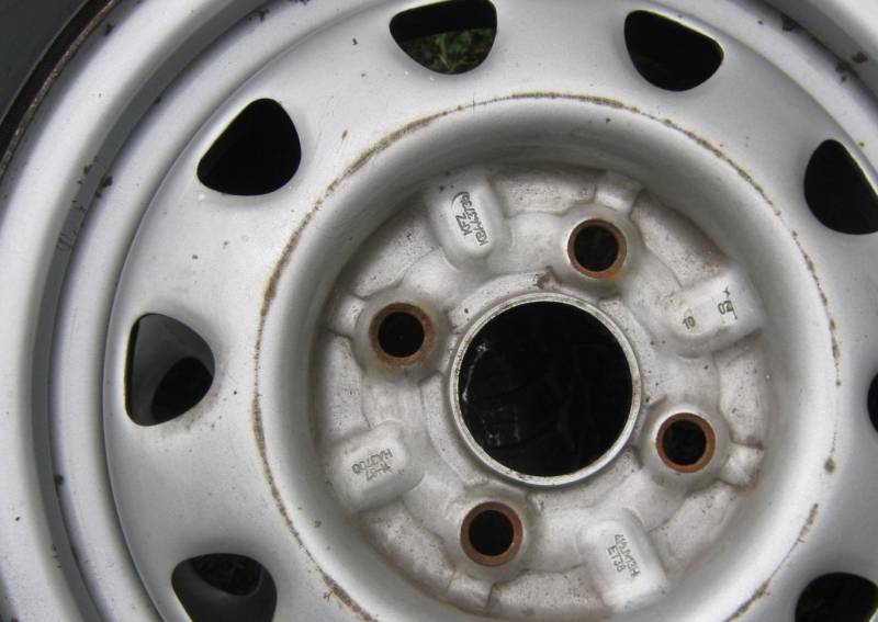 ox_dwa-kola-opony-skoda-felicia-16570-r13-dwie-sztuki-za-90zl