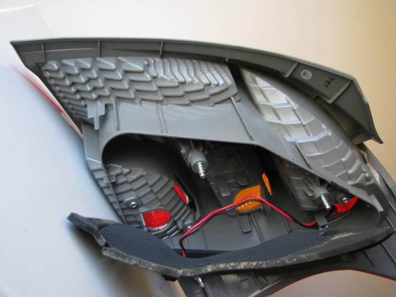 ox_oryginalna-tylna-lewa-lampa-led-toyota-yaris-ii-lift-europa-2009-2011