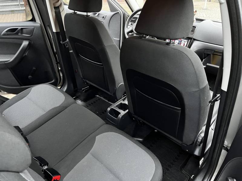 ox_skoda-yeti-tsi-18-4x4-160-km-z-domu-super-stan-doinwestowana