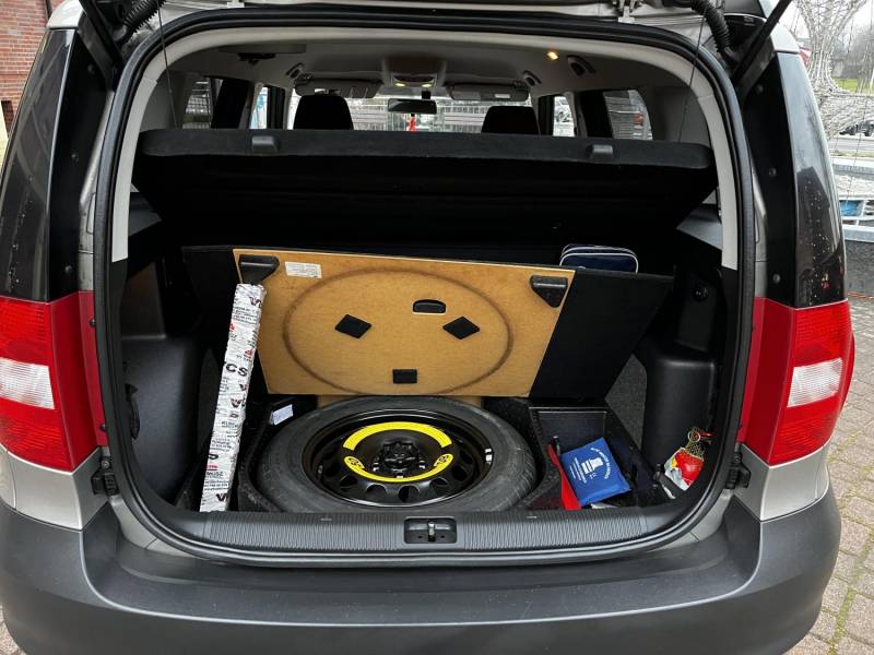 ox_skoda-yeti-tsi-18-4x4-160-km-z-domu-super-stan-doinwestowana