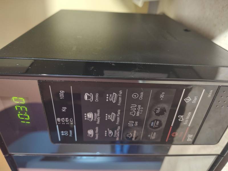 ox_mikrofalowka-samsung-ge83x