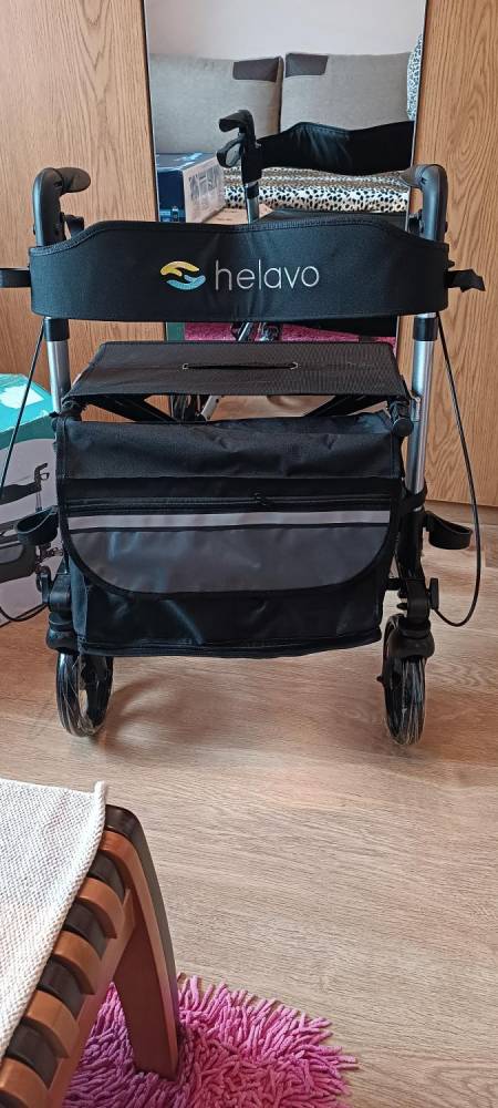 ox_nowoczesny-lekki-balkonik-na-kolkach-skladany-helavo-rollator