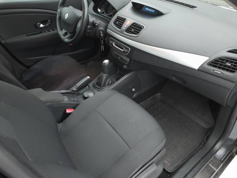 ox_renault-fluence-2010r-tempomat-16-benzyna-klimatronik