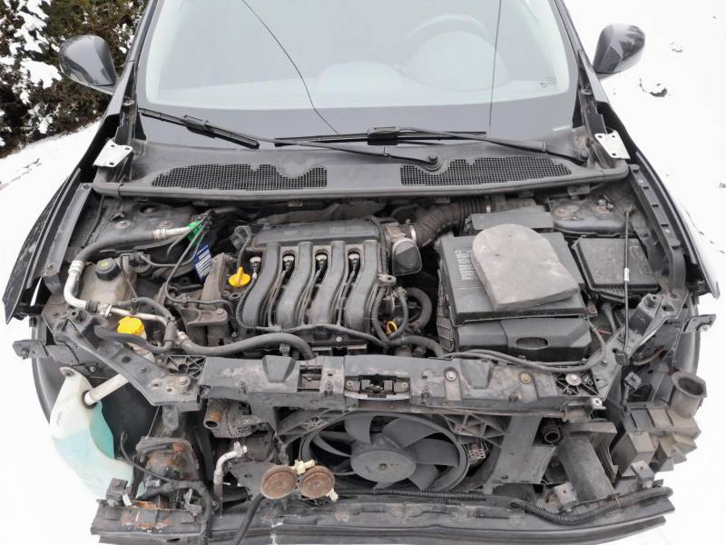 ox_renault-fluence-2010r-tempomat-16-benzyna-klimatronik