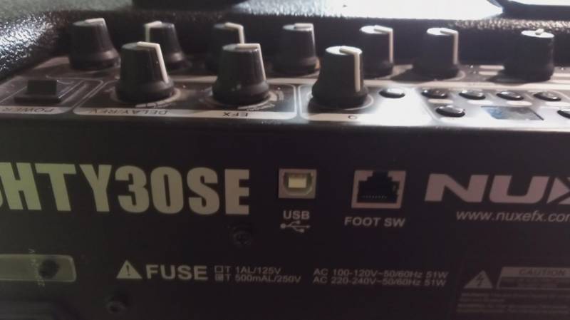ox_wzmacniacz-gitarowy-typu-combo-nux-mighty-30-se