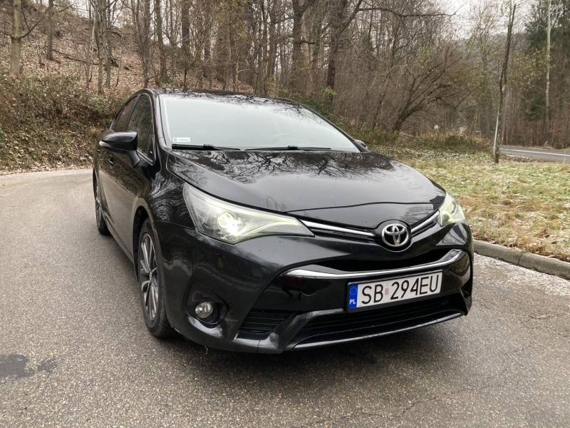 ox_toyota-avensis-2015r-71tys-km-16d