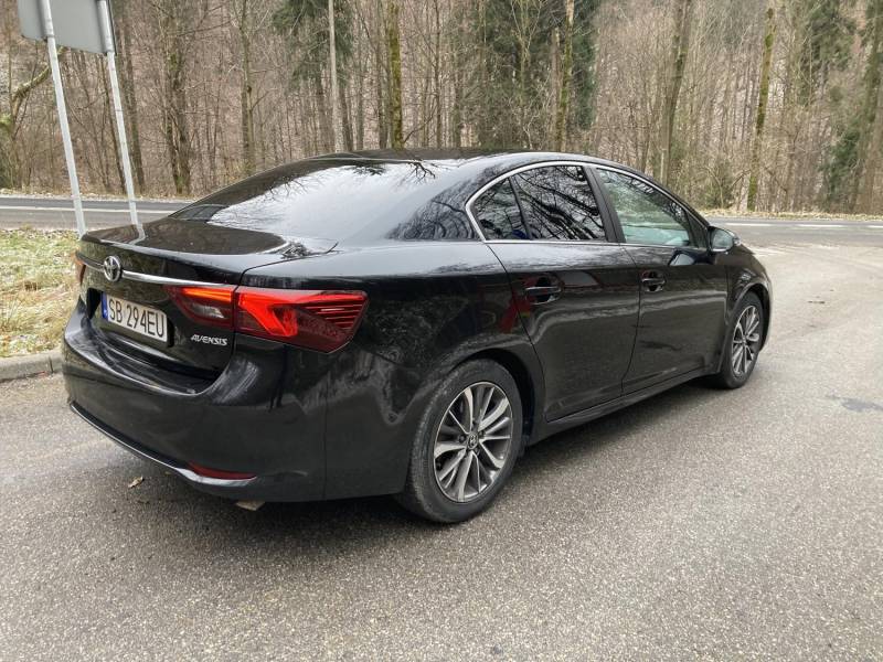 ox_toyota-avensis-2015r-71tys-km-16d