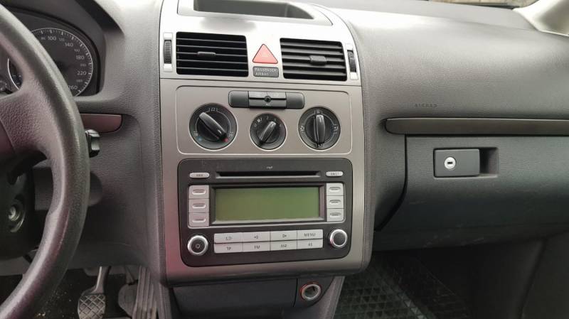 ox_volkswagen-touran-19-tdi-7-mio-osobowy