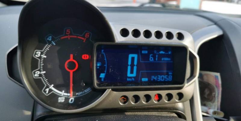 ox_chevrolet-aveo-13-cdti-klimatyzacja-201213r