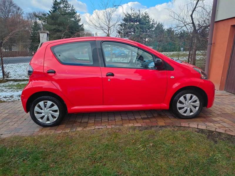ox_samochod-osobowy-toyota-aygo-10-vvt-i-active-vsc
