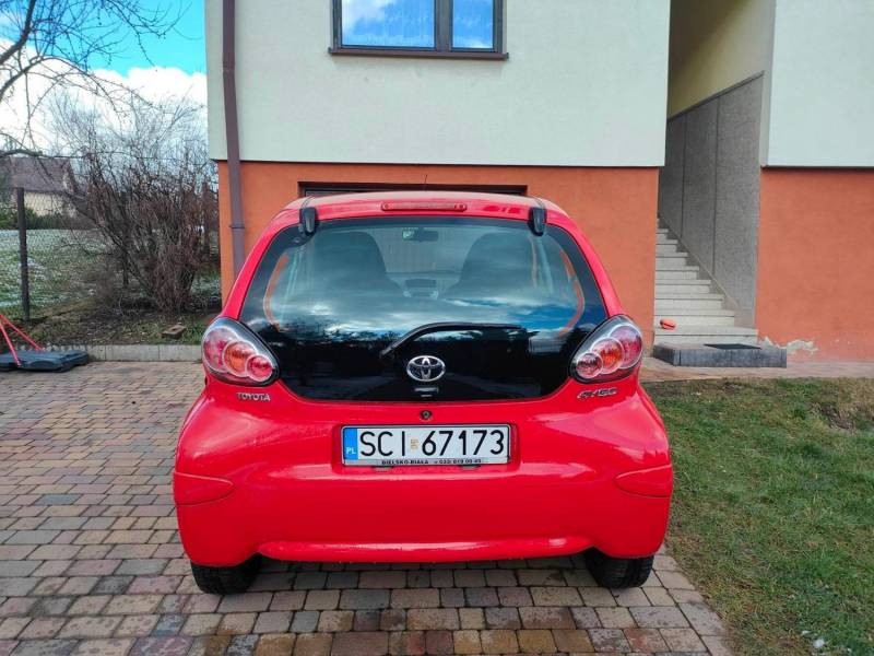 ox_samochod-osobowy-toyota-aygo-10-vvt-i-active-vsc