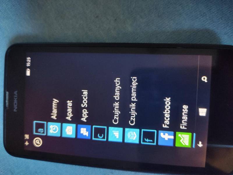 ox_nokia-lumia-635-smartfon