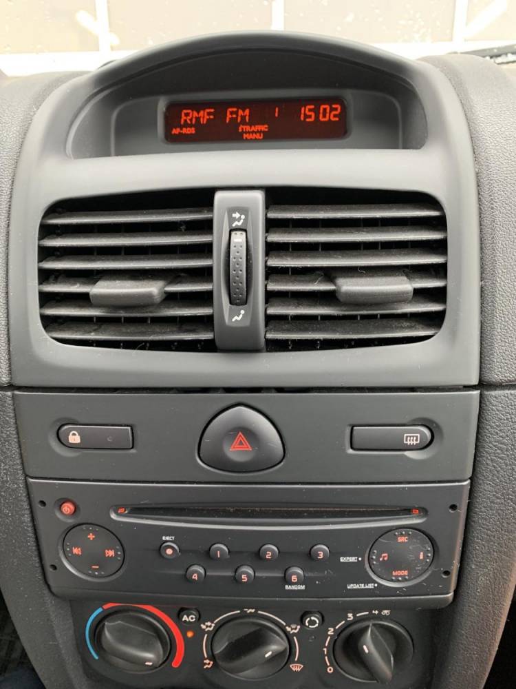 ox_renault-clio-12-benzyna-2009r-klima-radio-elszybyabs