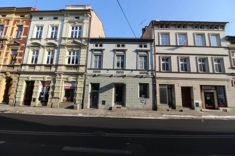 ox_kamieniczka-w-centrum-cieszyna-lokal-uzytkowy-pokoje-best
