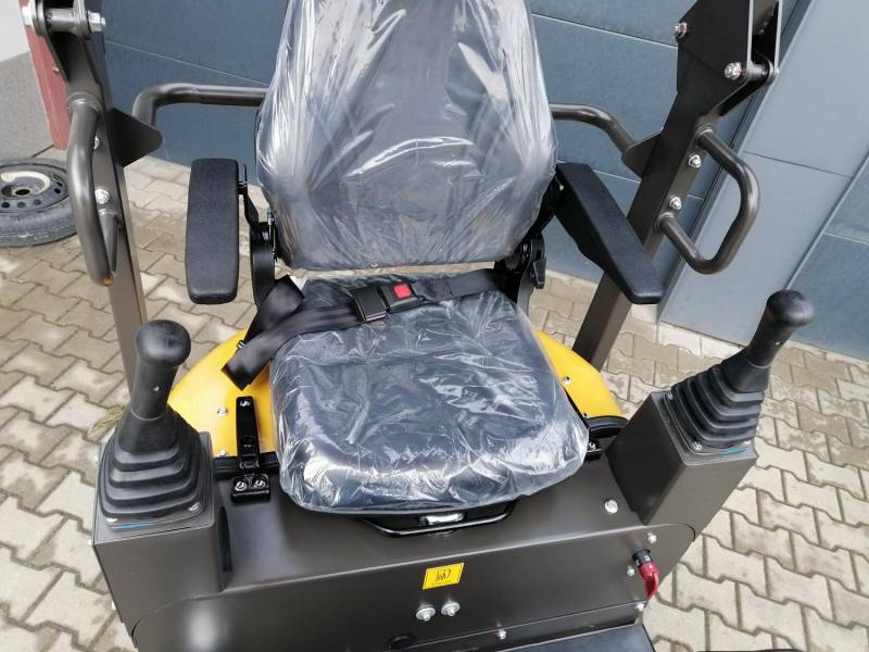 ox_minikoparka-nex-n12-joystick-yanmar-3tnv70-ramie-skretne