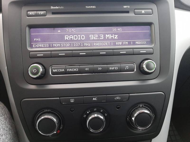 ox_skoda-yeti-20tdi-4x4-salon-polska-2009r