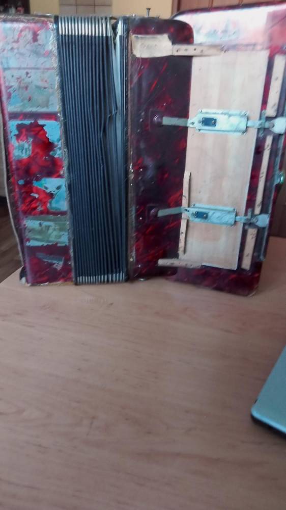 ox_stary-akordeon-firmy-hohner-antyk
