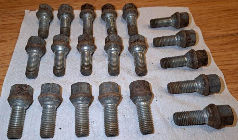 ox_sruby-do-kol-kola-bmw-20szt-m12x150-26mm-stozek-klucz-17