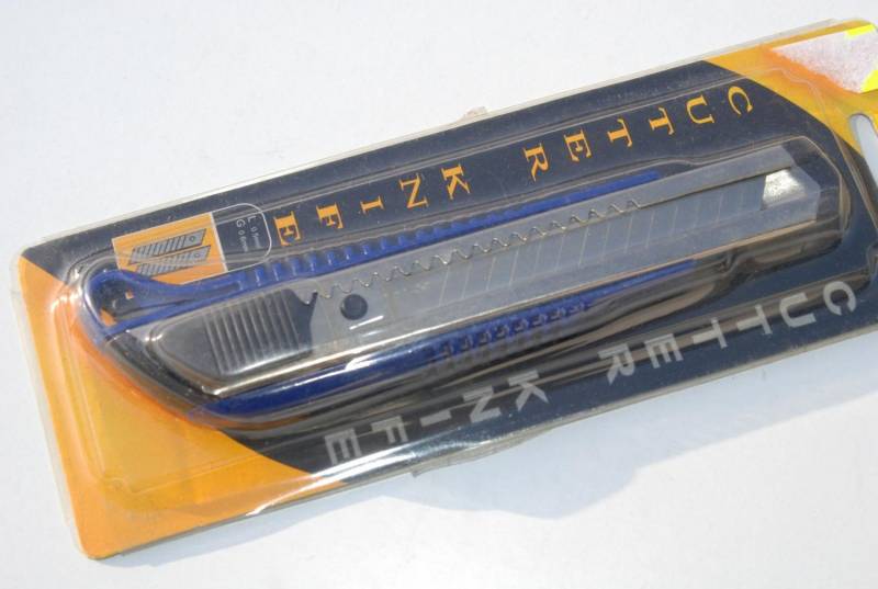 ox_noz-nozyk-do-tapet-ostrze-lamany-18-mm-uniwersalny