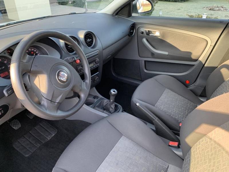 ox_sprzedam-seat-ibiza-12-benzyna-klima-2009r