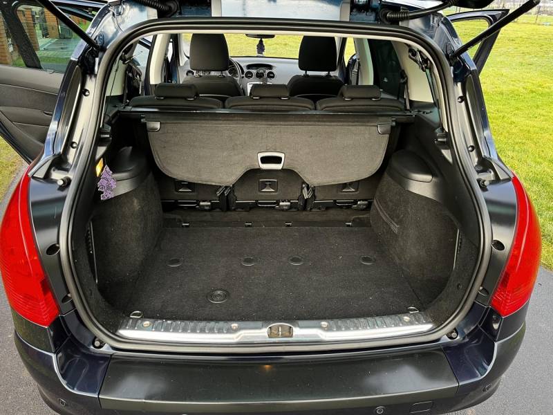 ox_zadbany-peugeot-308-premium-full-opcja-panorama-dach-z-domu-polecam