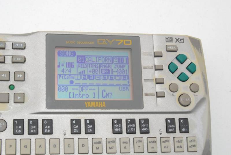 ox_stary-yamaha-qy70-sekwencer-modul-brzmieniowy-anty