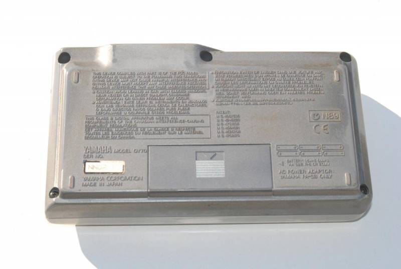 ox_stary-yamaha-qy70-sekwencer-modul-brzmieniowy-anty