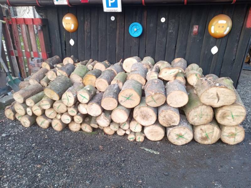 ox_opal-drewno-z-swierkow-pociete-na-klocki-mozliwy-transport-za-doplata