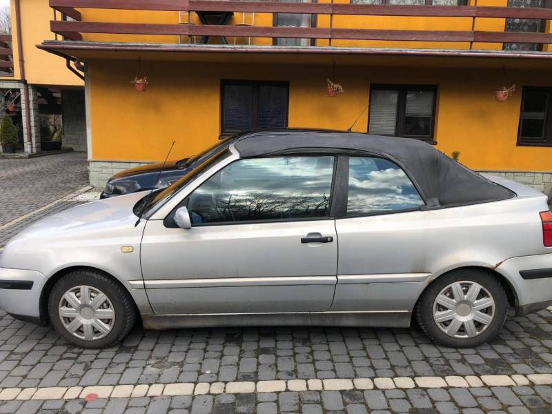 ox_golf-cabrio-16-8v-2000