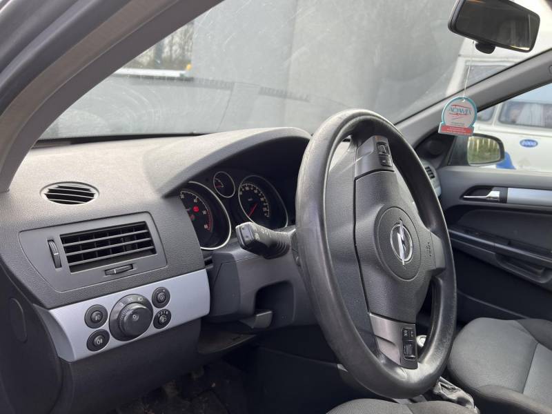 ox_opel-astra-2005r-120-km-19-cdti-diesel-combi