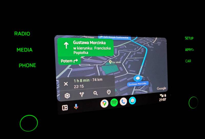 ox_skoda-rapid-ambition-2018-10-tsi-95-km-przebieg-19-tys-km