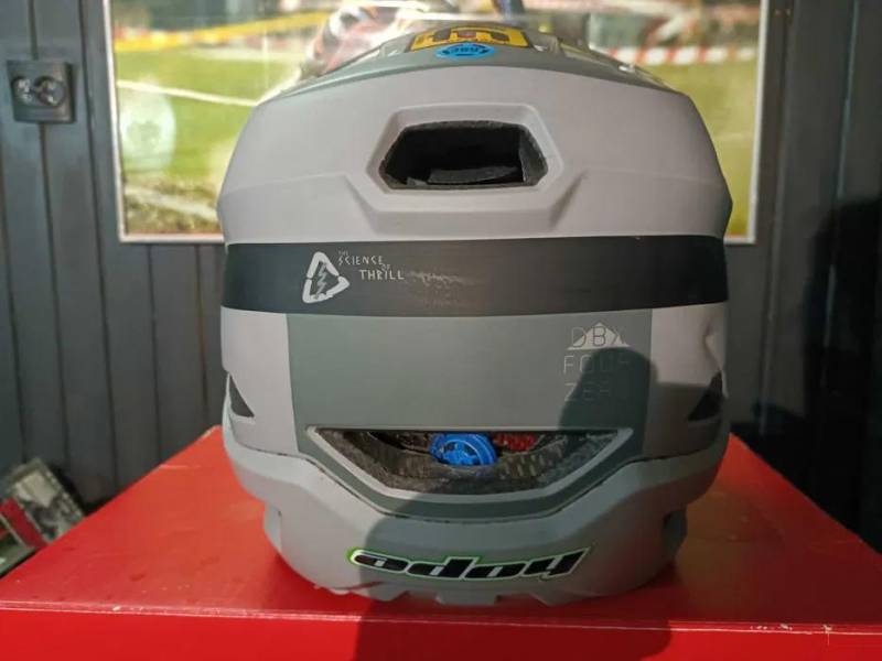 ox_leatt-kask-dbx-mtb-40-enduro-gravity-szary-rozmiar-m