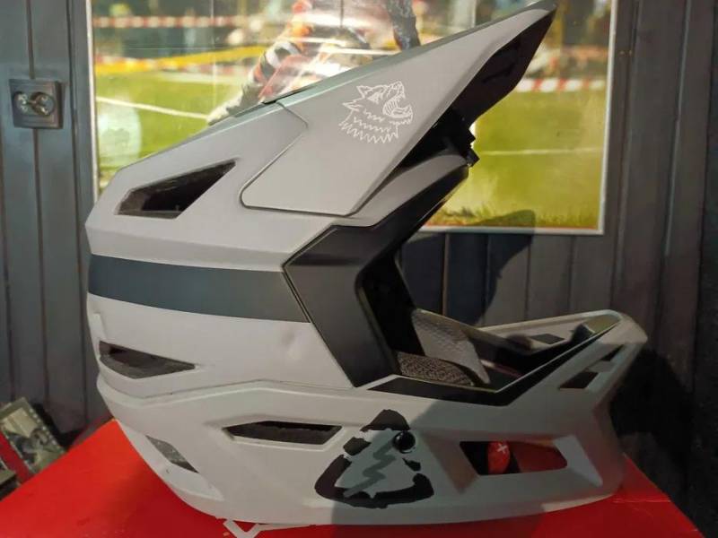 ox_leatt-kask-dbx-mtb-40-enduro-gravity-szary-rozmiar-m