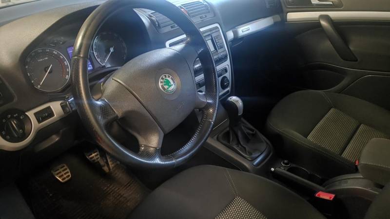ox_skoda-octavia-scout-2008-r-4x4